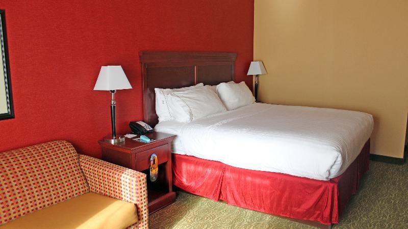 Estalagem Holiday Express & By Ihg